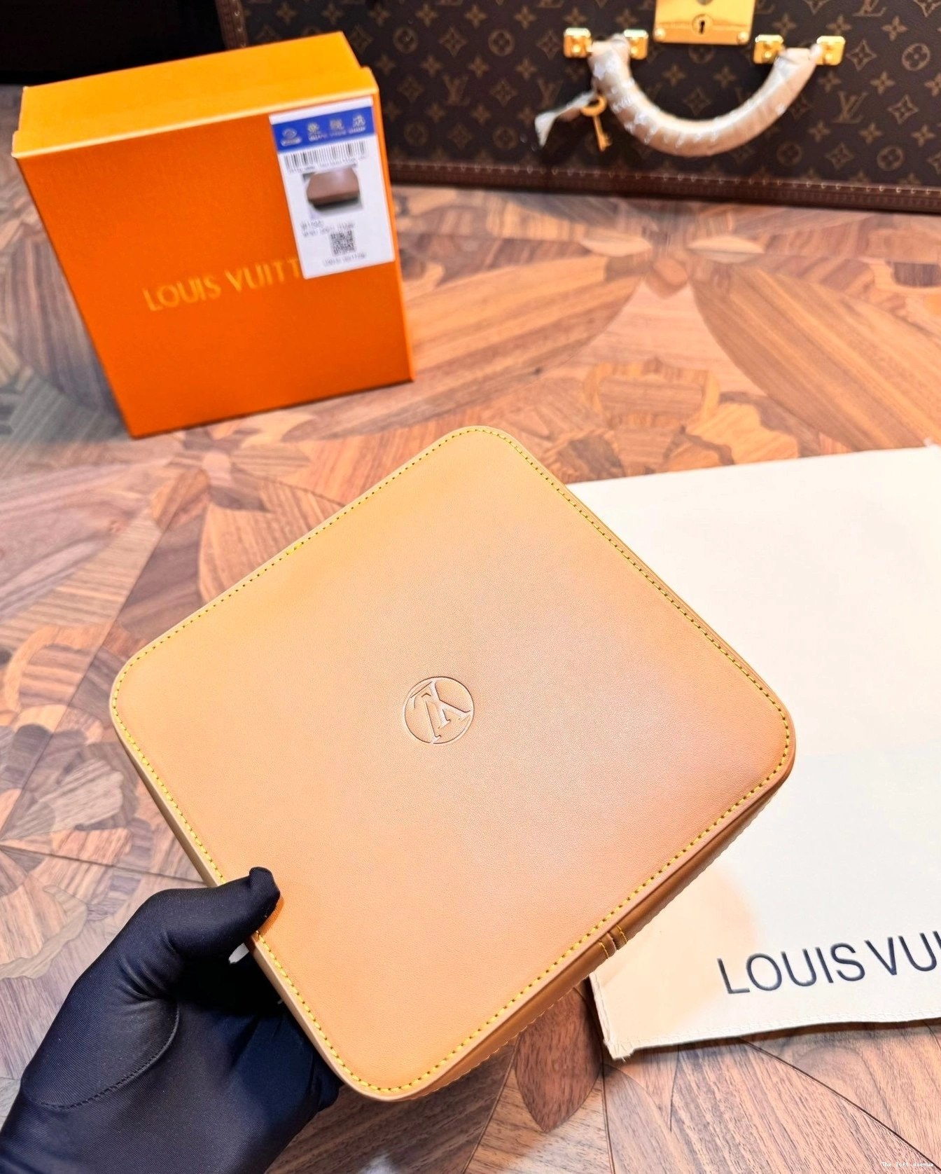 JEWELRY YELLOW LV CUSTOM SQUARE BOX 0709